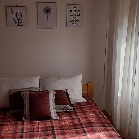 Direkt Na Moru - Bungalov Apartamento Šibenik Exterior foto