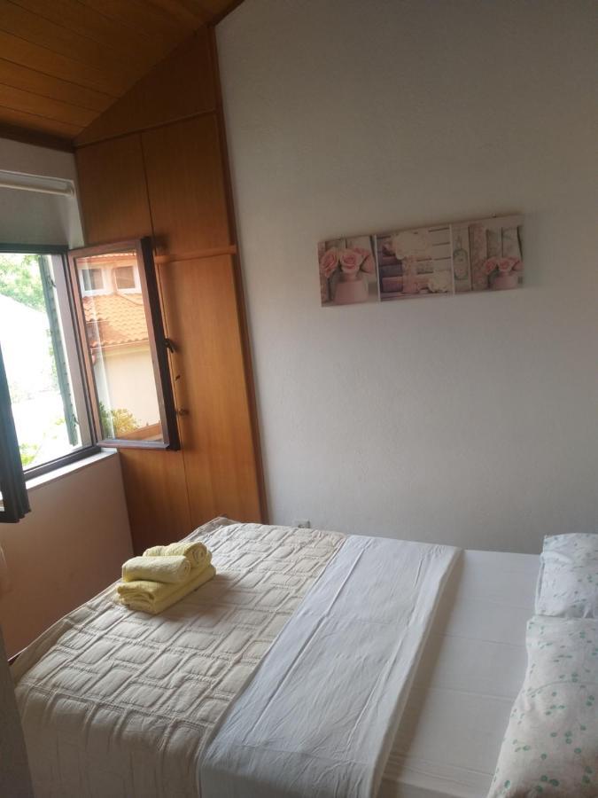 Direkt Na Moru - Bungalov Apartamento Šibenik Exterior foto