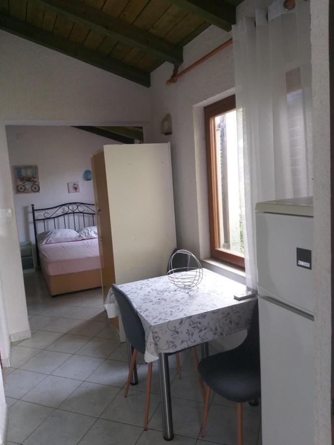 Direkt Na Moru - Bungalov Apartamento Šibenik Exterior foto