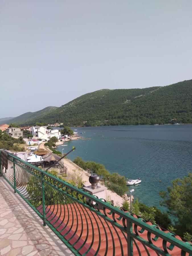Direkt Na Moru - Bungalov Apartamento Šibenik Exterior foto