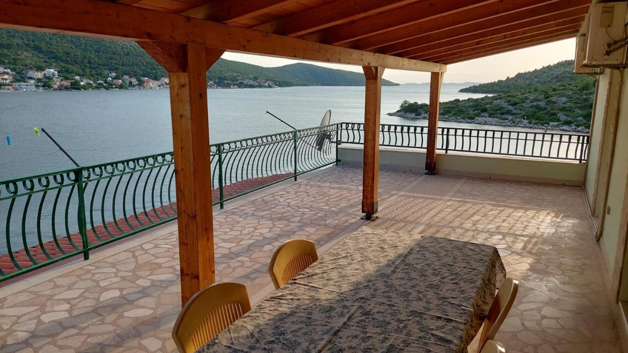 Direkt Na Moru - Bungalov Apartamento Šibenik Exterior foto
