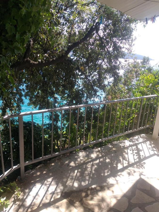 Direkt Na Moru - Bungalov Apartamento Šibenik Exterior foto