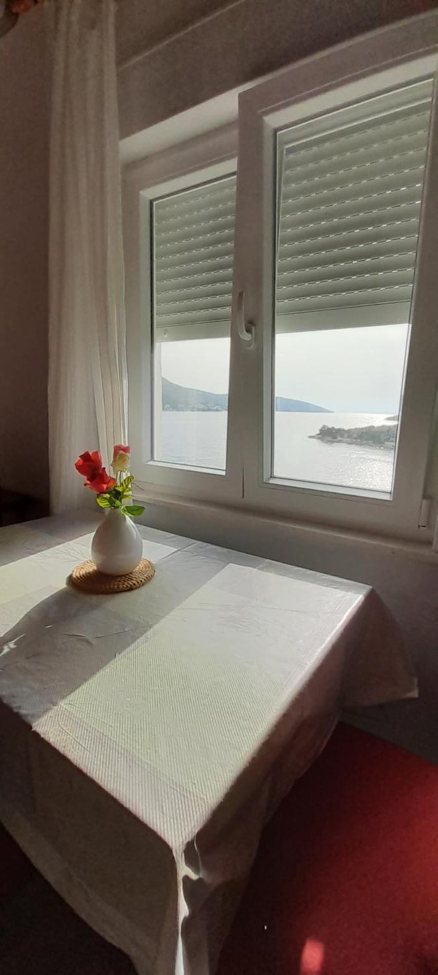 Direkt Na Moru - Bungalov Apartamento Šibenik Exterior foto